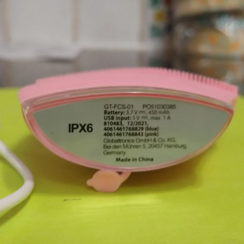 NEW  Foreo 